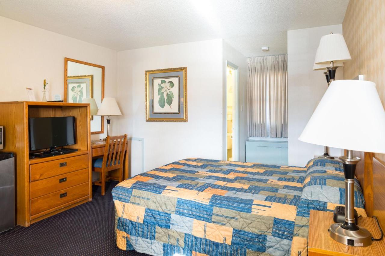 Budget Host Alexandria Motel Bagian luar foto