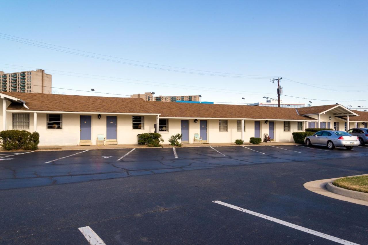 Budget Host Alexandria Motel Bagian luar foto